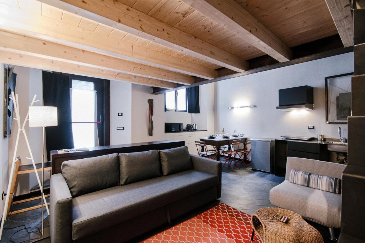 Apartment Palazzo Del Pero - The House Of Travelers