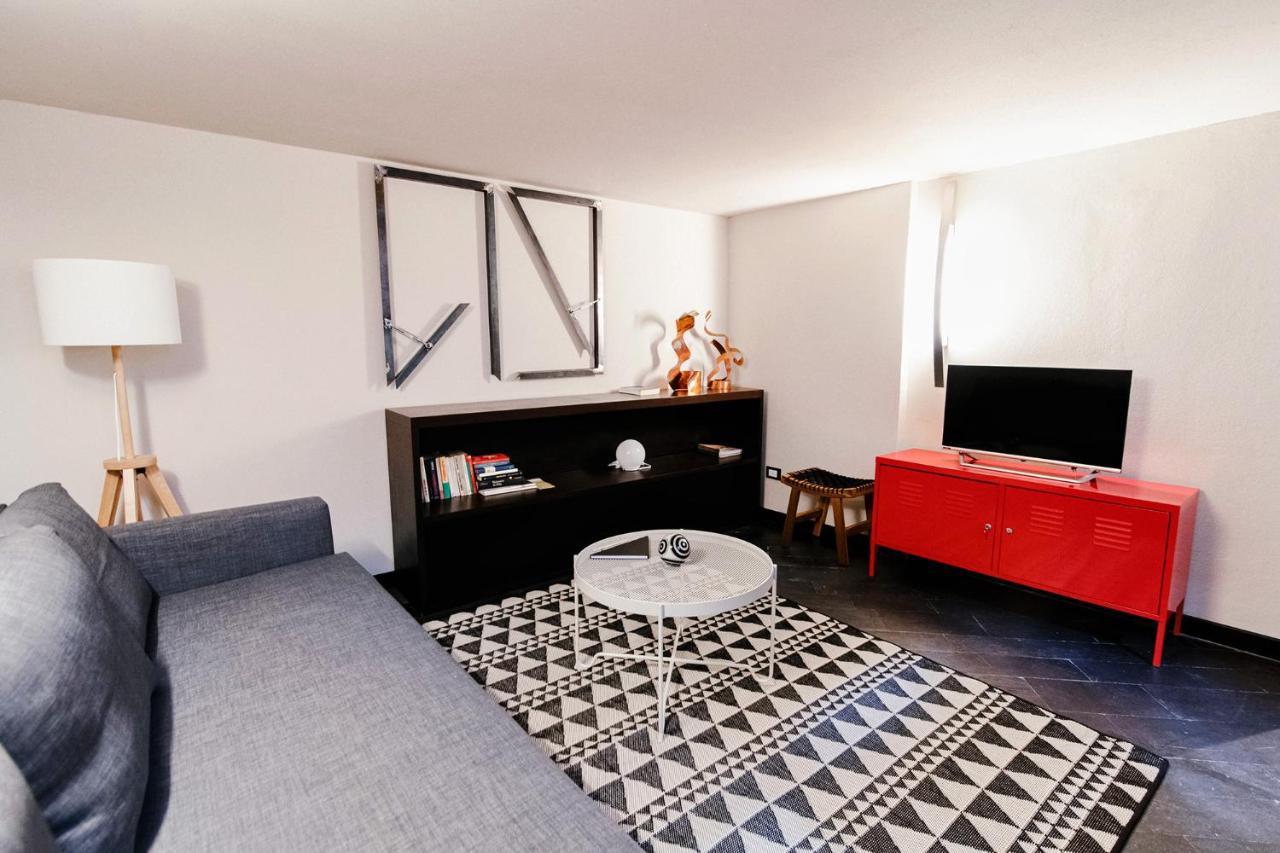 Palazzo Del Pero - The House Of Travelers Apartment