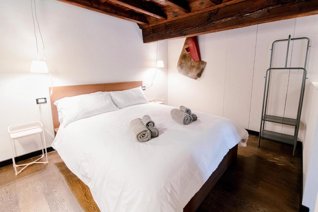 Apartment Palazzo Del Pero - The House Of Travelers *